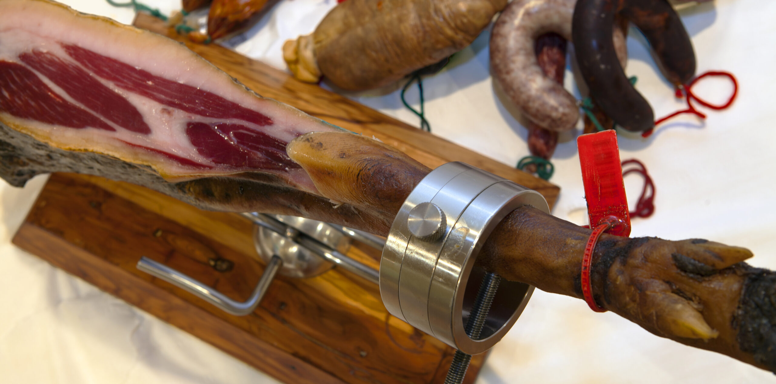 ¿Cuánto rinde un jamón ibérico?
